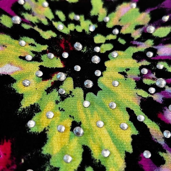 CIRCULAR TOP, BLACK & MULTICOLOUR, SIZE 3X, BRIGHT FLOWER WITH CRYSTALS, SOFT - Picture 5 of 11